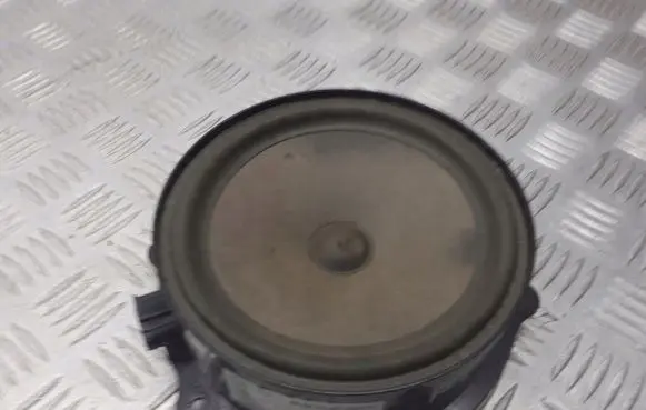 Audi A2 Subwoofer speaker 8Z0035411