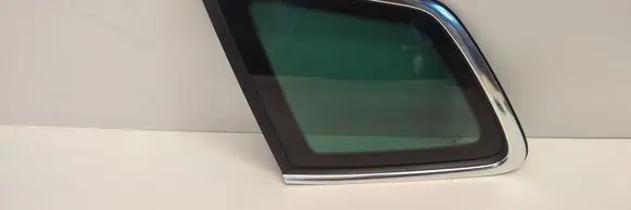Rear side window