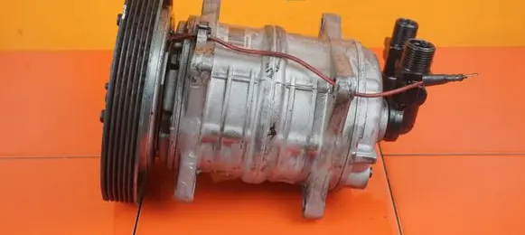 Mercedes-Benz Sprinter W906 Air conditioning (A/C) compressor (pump) 646985