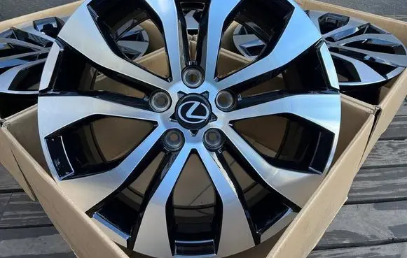Lexus IS 200-300 R17 alloy rim 403000483R