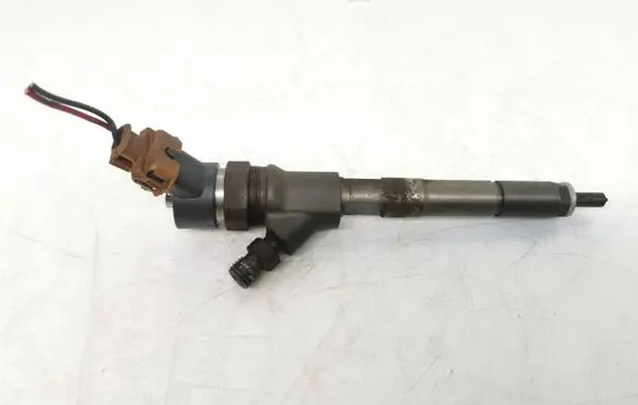 Toyota Auris 150 Fuel injector 0445110221 2367033040 080085e0b0