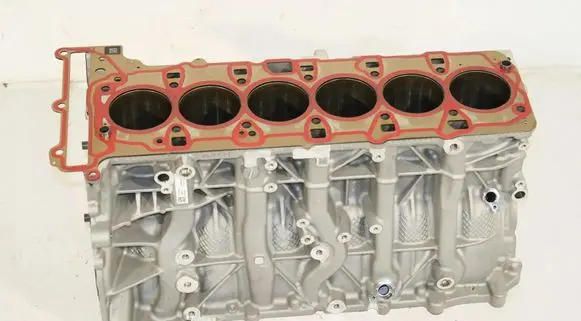 BMW 3 G20 G21 Engine block 11111025307