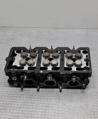 Opel Signum Engine head 
