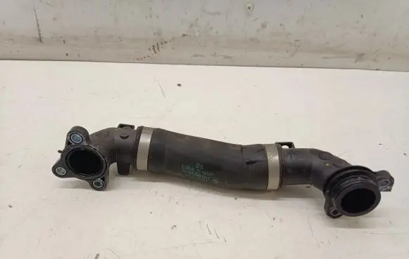 BMW 5 G30 G31 Engine coolant pipe/hose 8650984