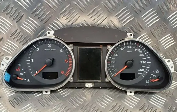 Audi A6 S6 C6 4F Speedometer (instrument cluster) 5550007301