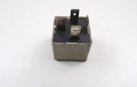 Chrysler Grand Voyager III Other relay 4687823