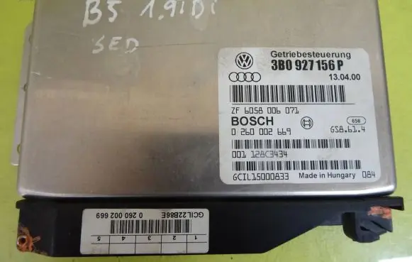 Volkswagen PASSAT B5 Engine control unit/module 0260002669 3B0927156P
