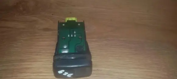 Fog light switch