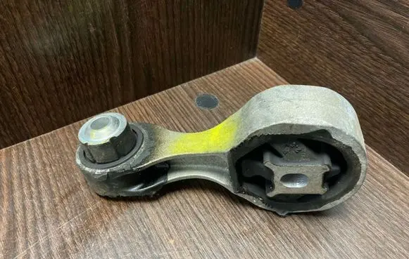 Nissan Primastar Engine mounting bracket 8200404271 93853920