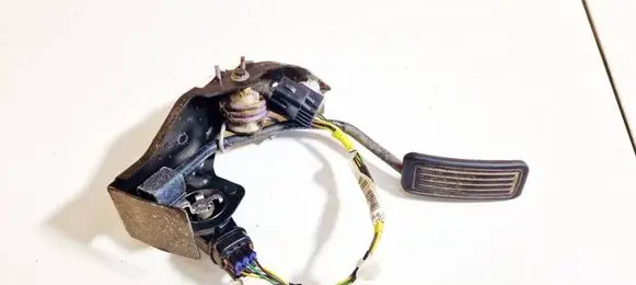 Toyota Avensis T250 Accelerator throttle pedal 8222305060 82223-05060