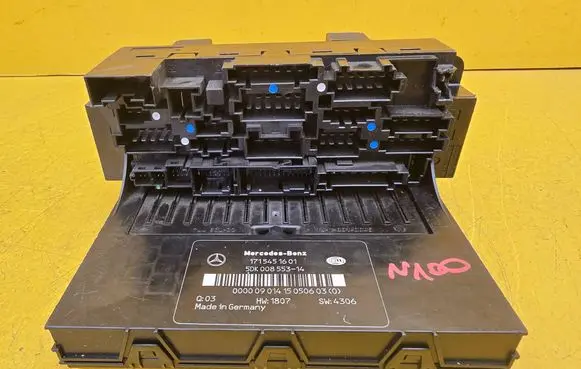 Mercedes-Benz SLK R171 SAM control unit 1715451601