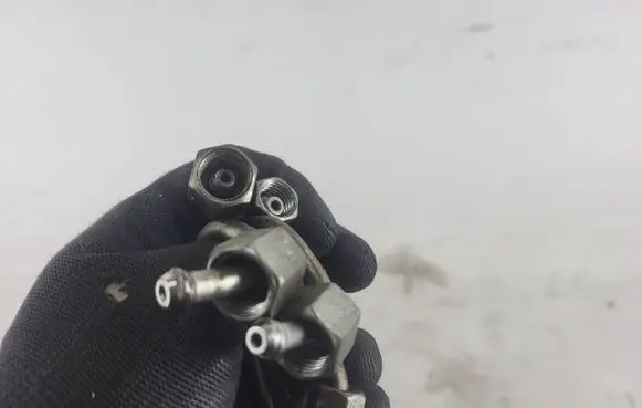 KIA Ceed Fuel injector supply line/pipe 