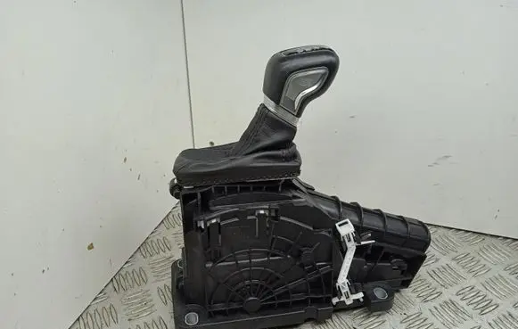 Volvo XC60 Gear shifter/selector P31437769
