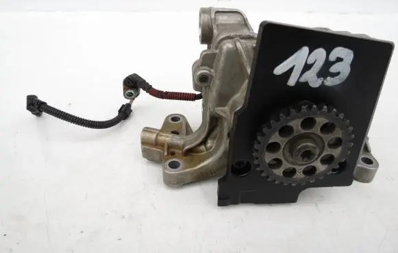 Volvo XC60 Oil pump 31670242