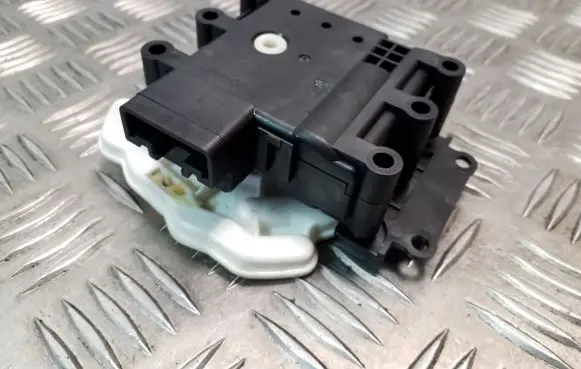 Mazda 6 Air flap motor/actuator GA705KD47 3211N