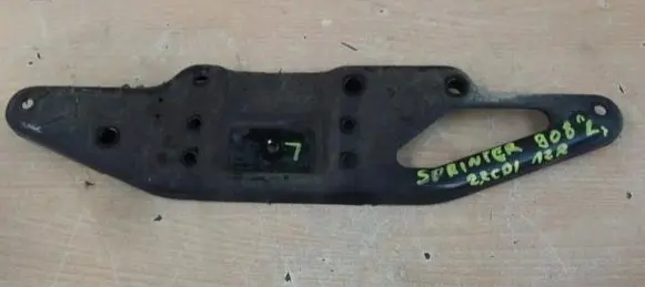 Mercedes-Benz Sprinter W906 Radiator mount bracket