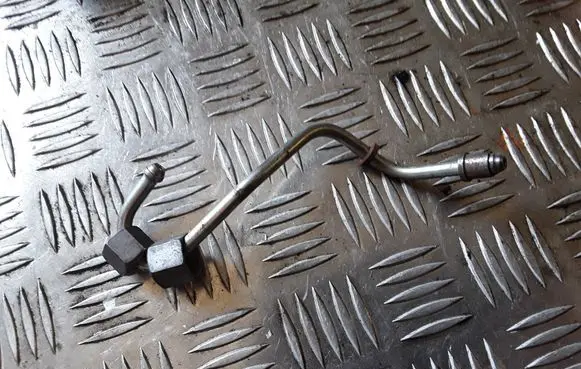 Opel Vivaro Fuel Injector clamp holder