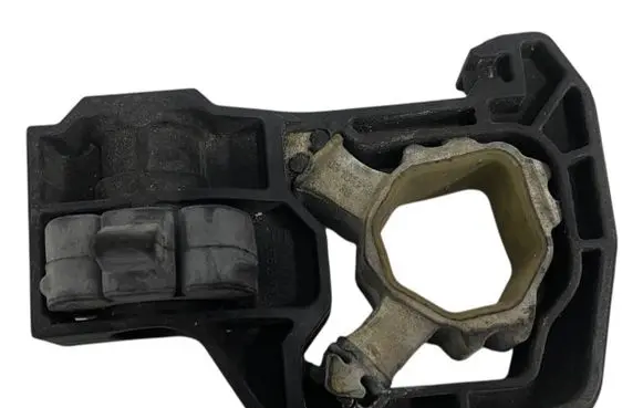 BMW 5 F10 F11 Radiator mount bracket 7575247