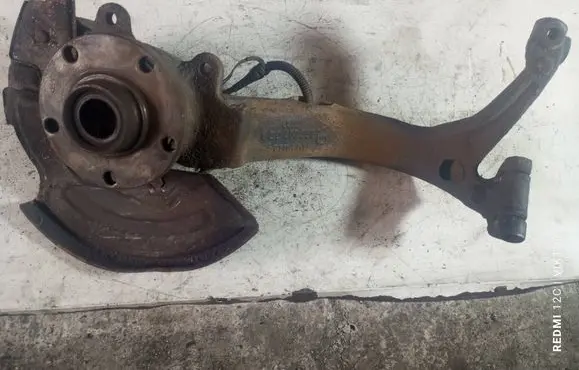 Volkswagen PASSAT B5 Front wheel hub spindle knuckle 8DO497258AD