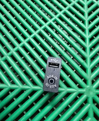 BMW 5 F10 F11 USB socket connector 9237654