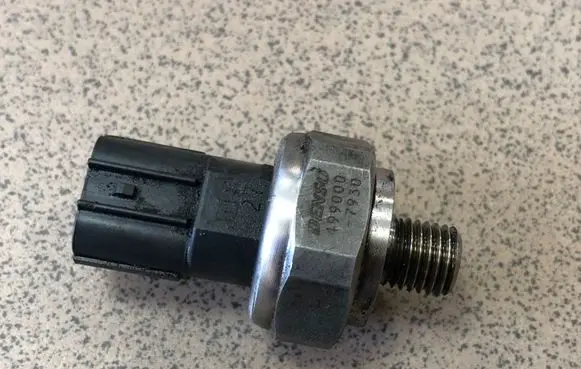 Fuel pressure sensor
