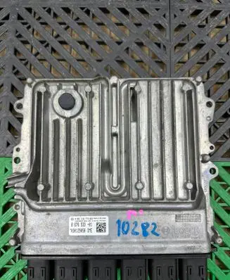 BMW 4 F36 Gran coupe Engine control unit/module 8676533