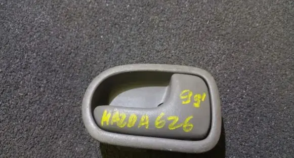 Mazda 626 Rear door interior handle dh22i