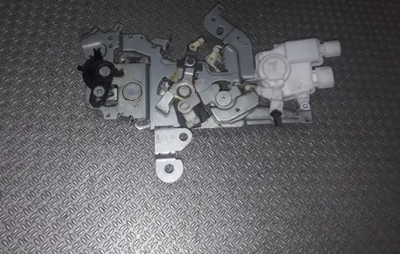 Mazda 5 Sliding door lock 