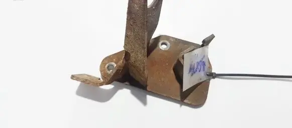 Honda Civic Engine mounting bracket