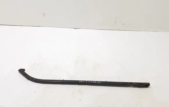 Mercedes-Benz Vito Viano W447 Sliding door middle roller runner A4477660037