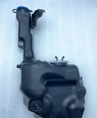 Mercedes-Benz E W212 Windshield washer fluid reservoir/tank A2048602060 A204869