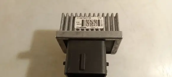 Renault Master III Glow plug pre-heat relay 110678071R
