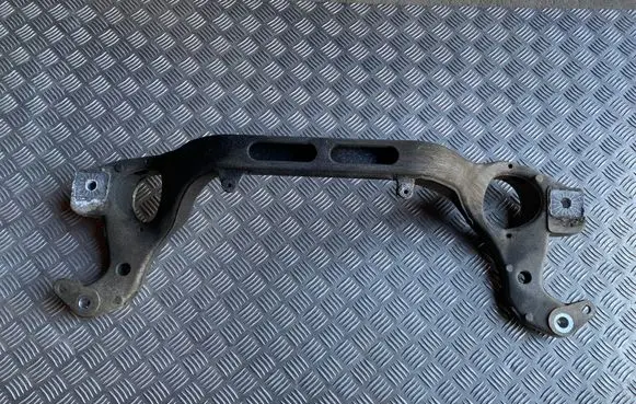 Volkswagen Touareg I Front subframe 7L6199207