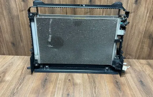 Jaguar F-Pace Coolant radiator Gx738k230bb Gx7319710bc Hk838b588ae