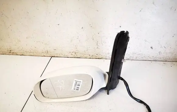 Volkswagen Touran I Front door electric wing mirror