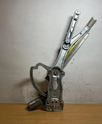 Mercedes-Benz E W210 Front door electric window regulator 0130821708 C4106
