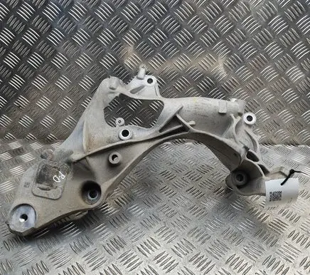 BMW iX Engine mounting bracket 9485634