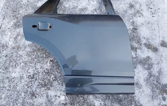 Audi Q2 - Rear door 