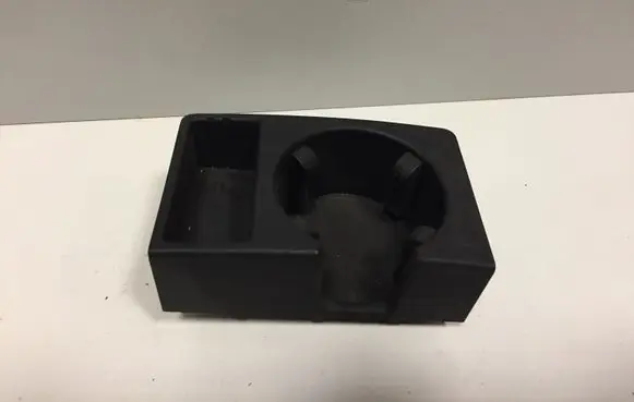 Cup holder front