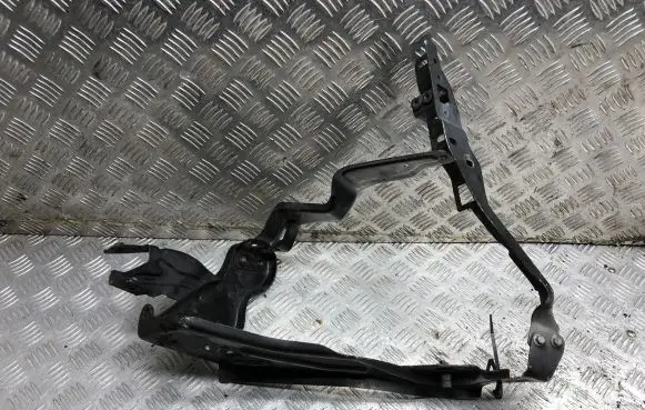 Mercedes-Benz C W204 Headlight/headlamp mounting bracket PP204626045 PP204620598