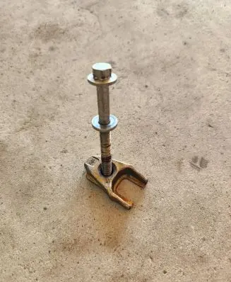 Nissan Qashqai Fuel Injector clamp holder