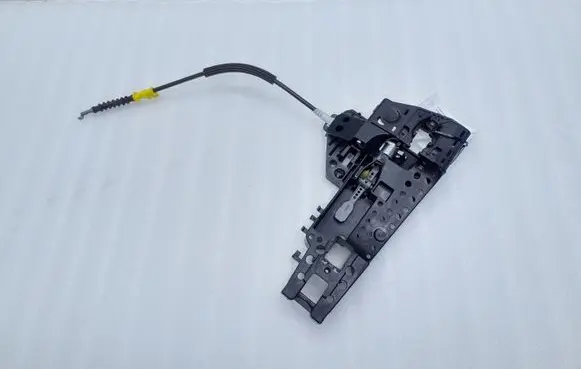 Rear door exterior handle/bracket