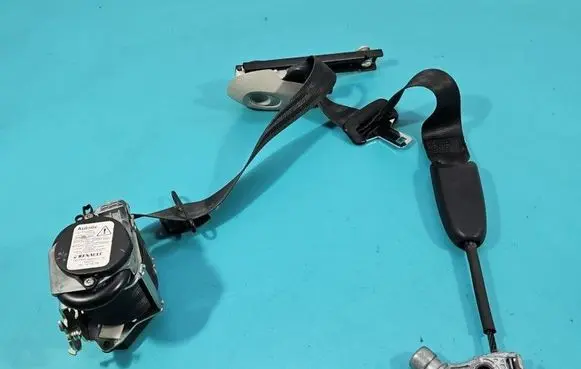 Renault Megane III Front seatbelt 878240003R IMPRK1539047