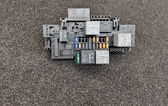 Mercedes-Benz C W205 Fuse module A2229063202