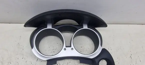 Nissan Juke I F15 Dashboard trim 682401KZ0A