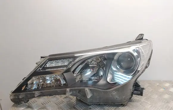 Toyota RAV 4 (XA40) Headlight/headlamp