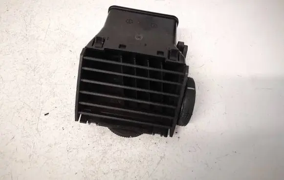 Seat Cordoba (6K) Dash center air vent grill 6K0819704B