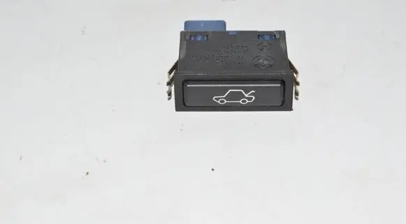 Tailgate opening switch