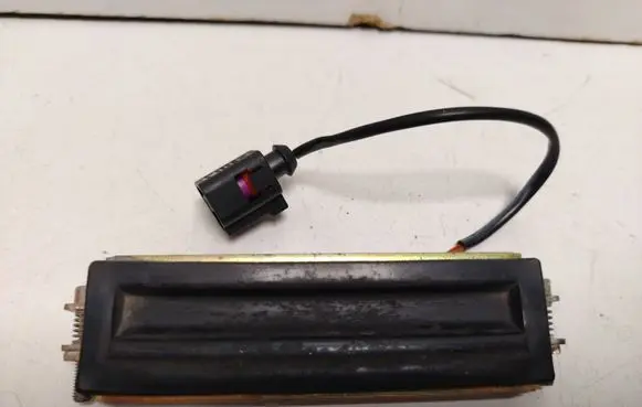 Volkswagen PASSAT B5.5 Tailgate/trunk/boot exterior handle 3B9827566B