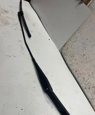 Ford Focus Front wiper blade arm 4M5117526CD
